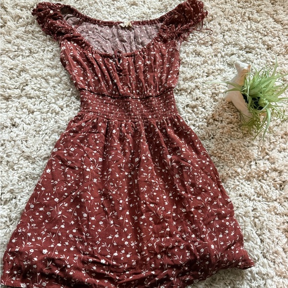 La Hearts Dresses & Skirts - LA hearts Burgundy floral dress with ruffle sleeves and sweetheart neckl…